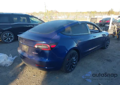 2021 Tesla Model 3 Performance Dual Motor All-Wheel Drive z USA, uszkodzony, nr VIN 5YJ3E1EC2MF063373